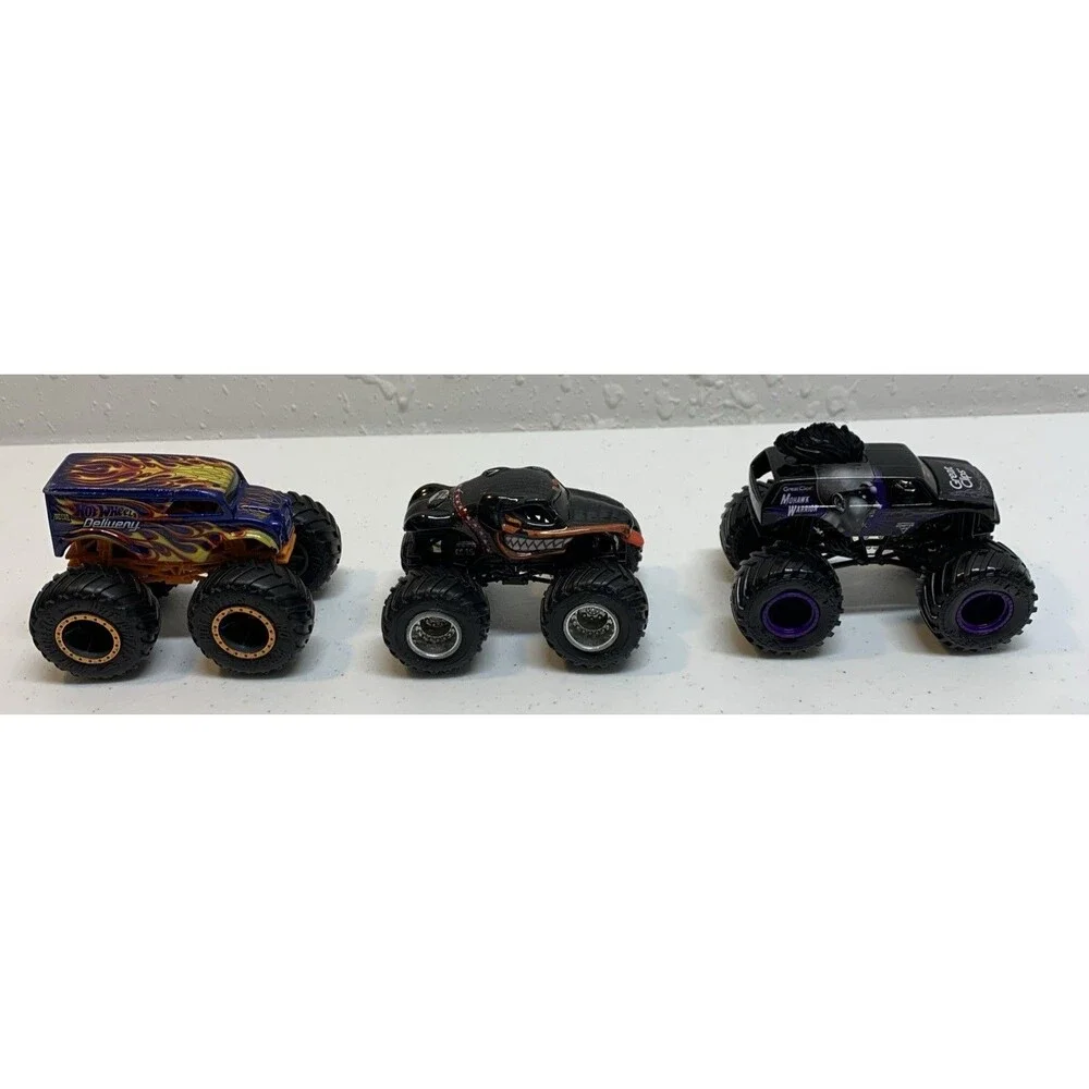Hot Wheels Mattel 3D Monster Jam Storage Carrying Case With 13 Vehicles